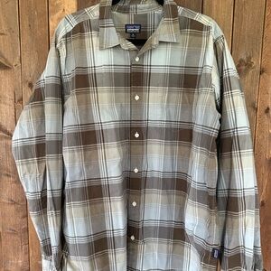 Patagonia Plaid Button-Up Shirt with pocket size XL